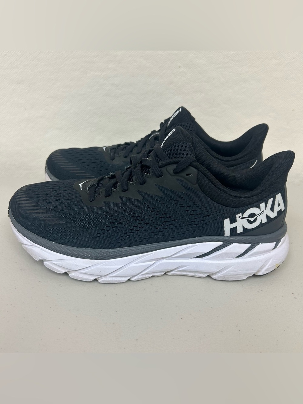 Hoka One One W Clifton 7 Walking Running Shoes 1110509 BWHT Women’s Size 9